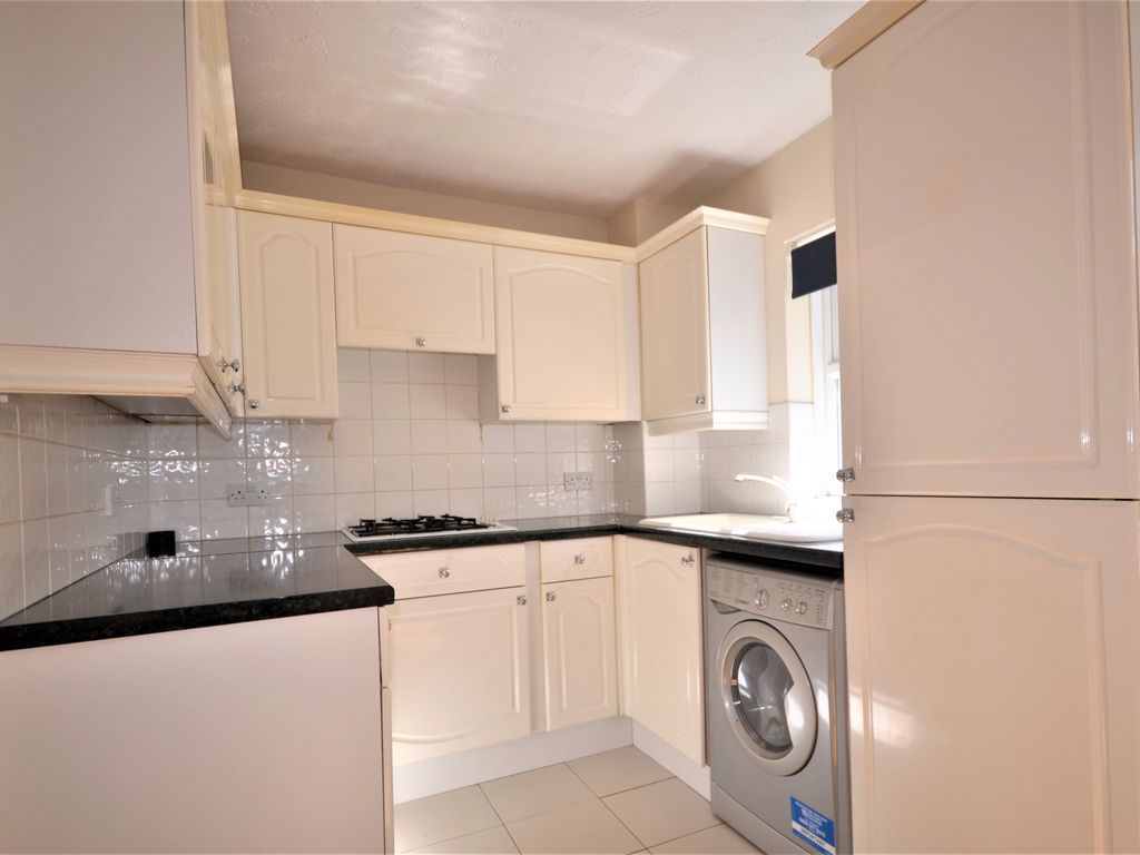 Studio to rent in Monarch Mews, Streatham Common, Streatham, London