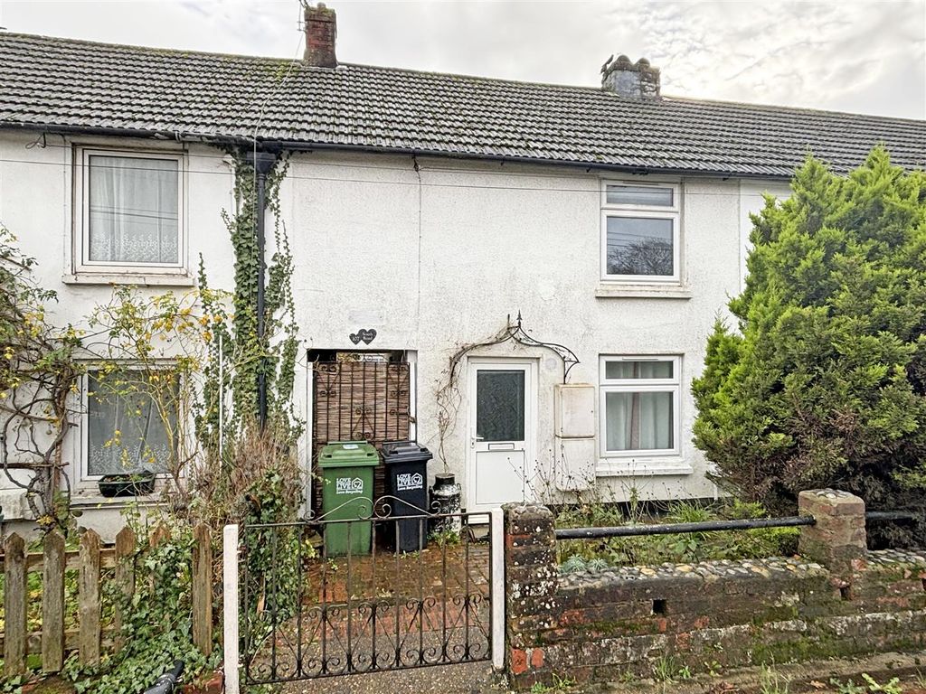 2 bed property to rent in South Road, Hailsham BN27, £1,100 pcm Zoopla