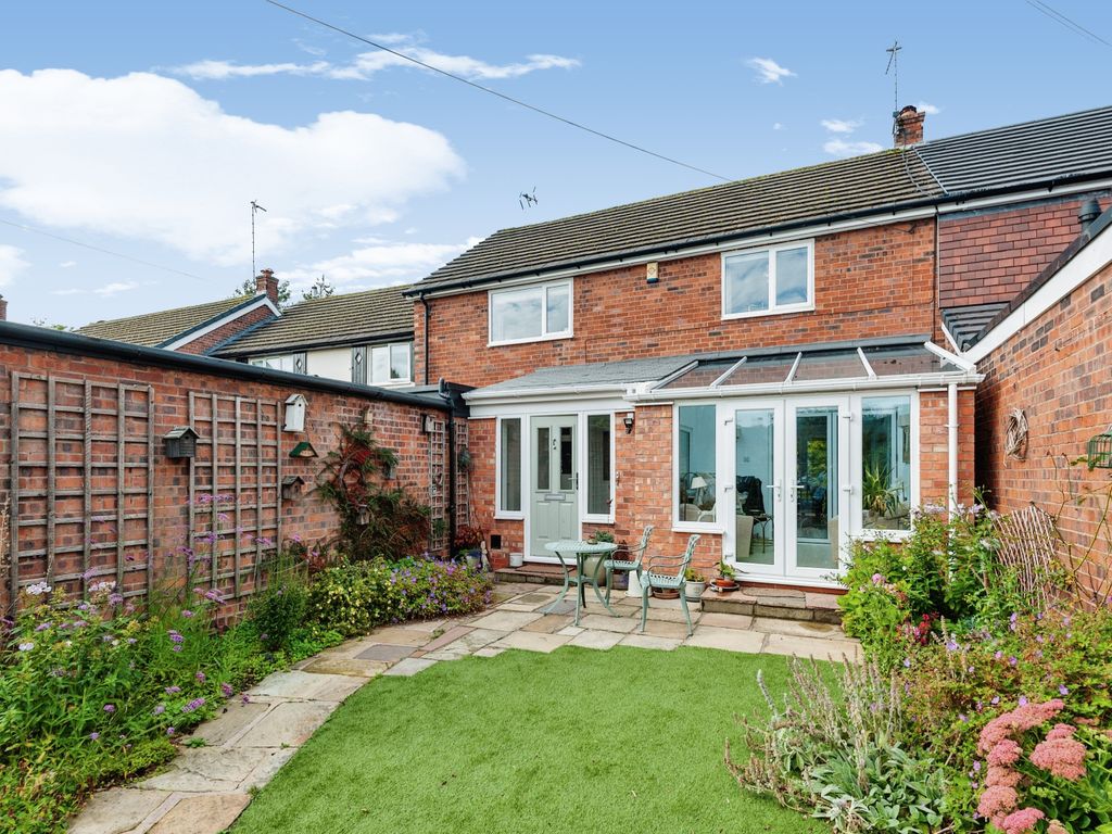 3 bed mews house for sale in Bridge Green, Prestbury, Macclesfield