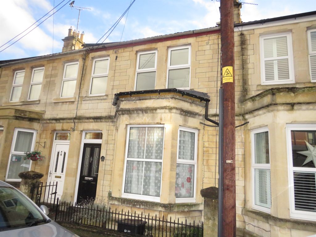 Hawthorn Road, Chippenham SN15  