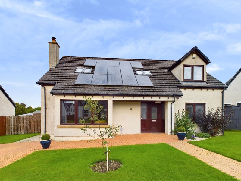 4 bed detached house for sale in Raeburn Common, Pettinain, Lanark ML11