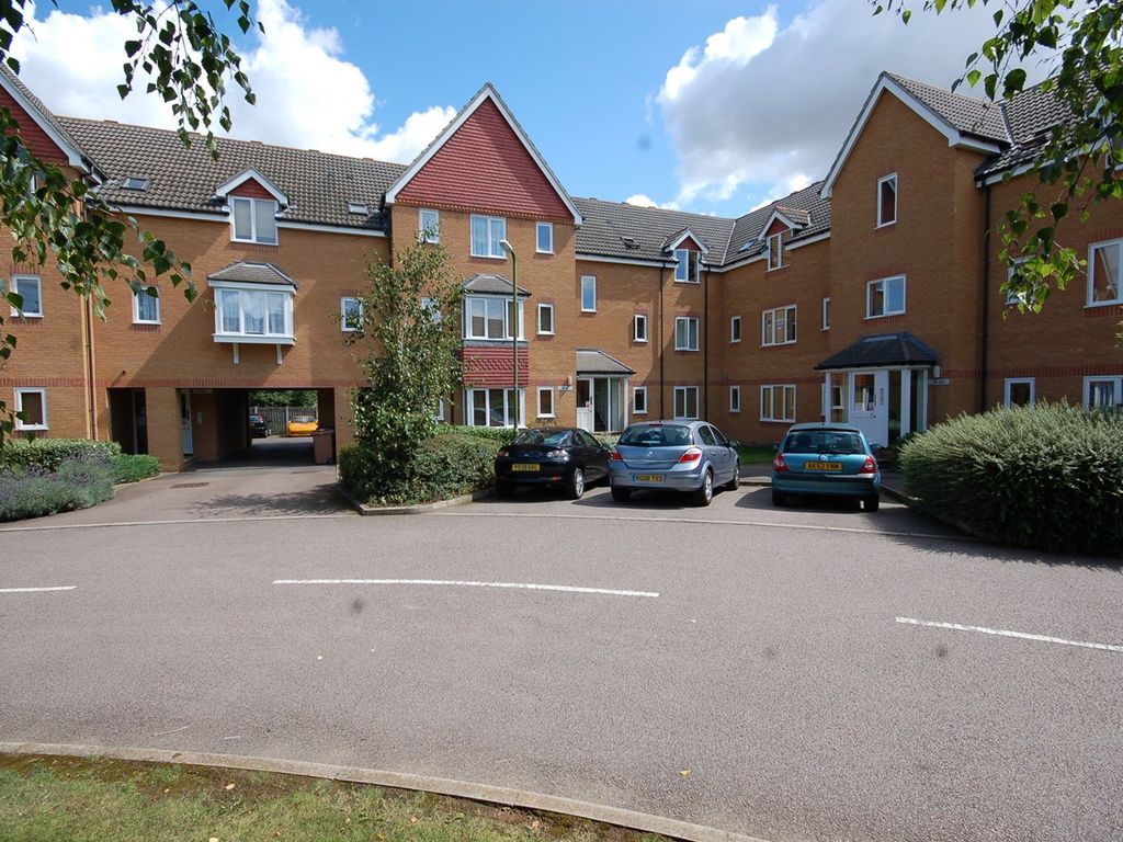 2 bed flat to rent in Redoubt Close, Hitchin SG4 Zoopla