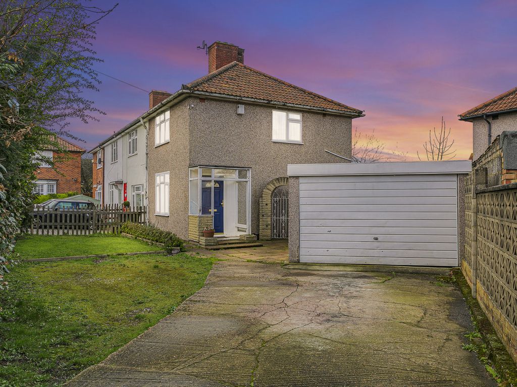 2 bed semidetached house for sale in Middleton Road, Morden SM4 Zoopla
