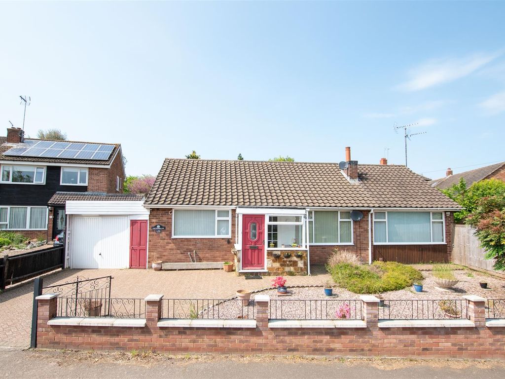 2 bed detached bungalow for sale in Henshaw Road, Wellingborough NN8
