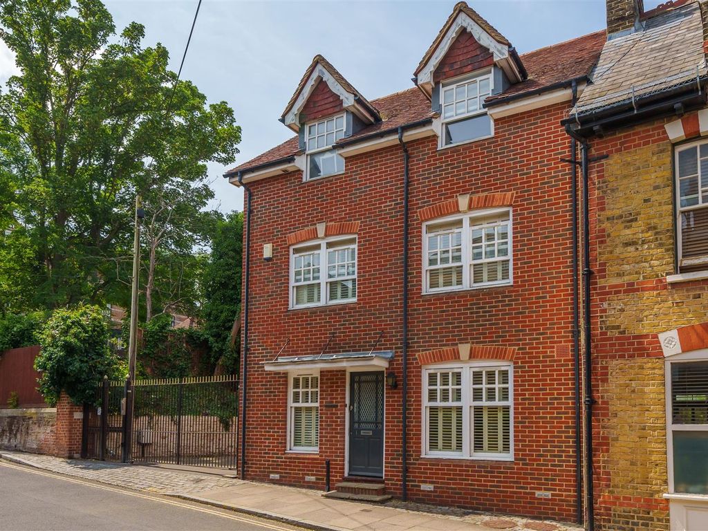 4 bed semidetached house for sale in Crow Lane, Rochester ME1 Zoopla