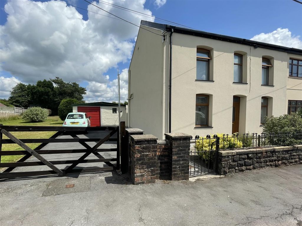 3 bed semidetached house for sale in Black Lion Road, Gorslas