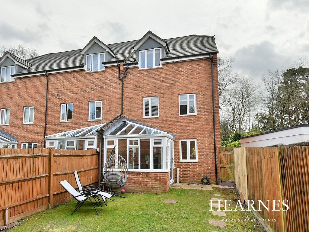 4 bed town house for sale in White Oaks Close, Ferndown BH22 Zoopla