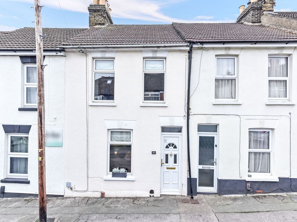 3 bed terraced house for sale in Thomas Street, Rochester ME1, £250,000