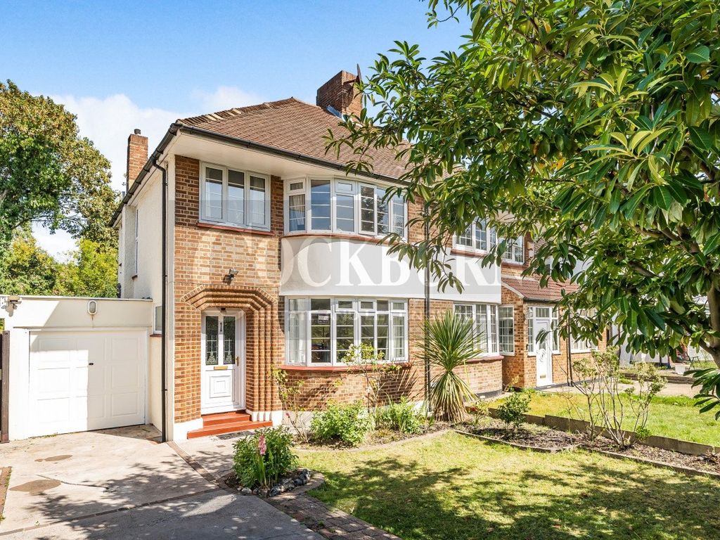 3 bed semidetached house for sale in Sidcup Road, Mottingham SE9, £
