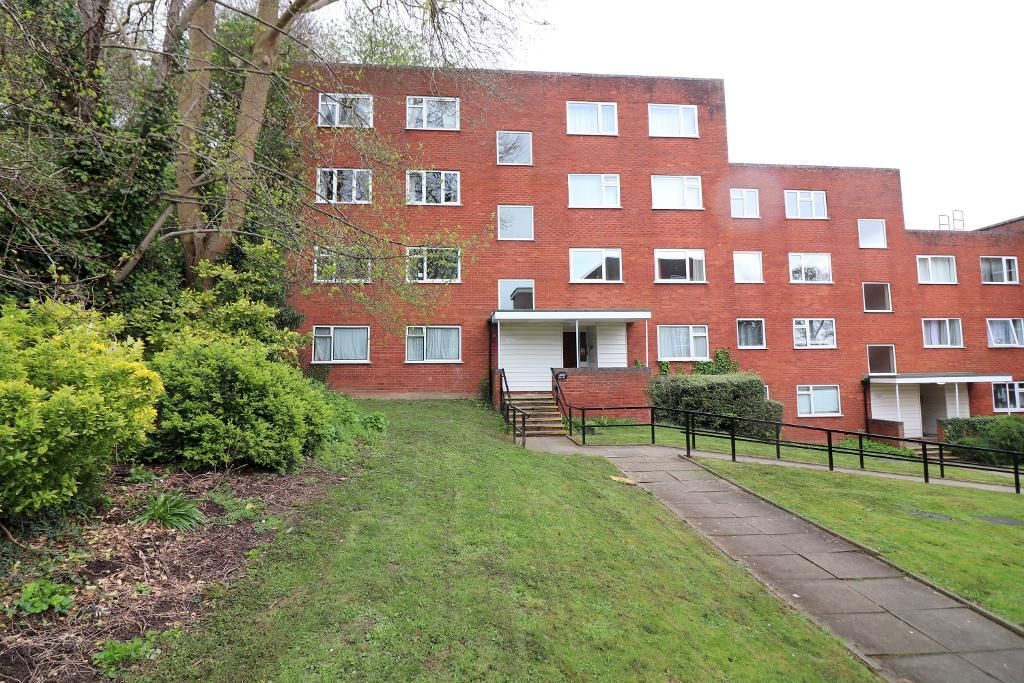 2 bed flat for sale in Havelock Road, Luton, Bedfordshire LU2, £175,000