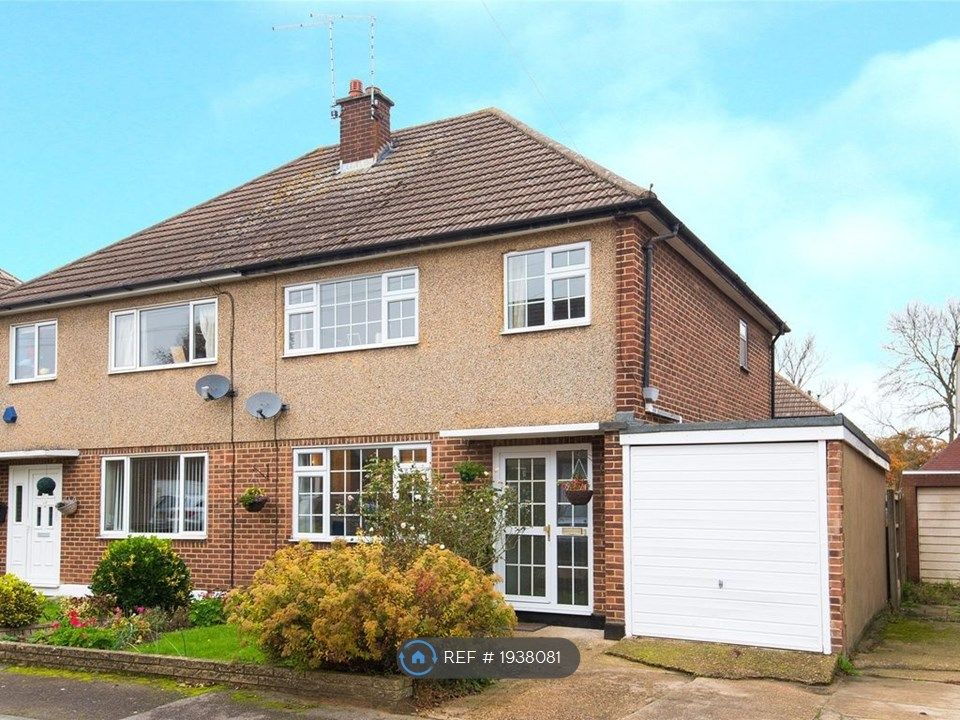 3 bed semidetached house to rent in Carswell Close, Hutton, Brentwood
