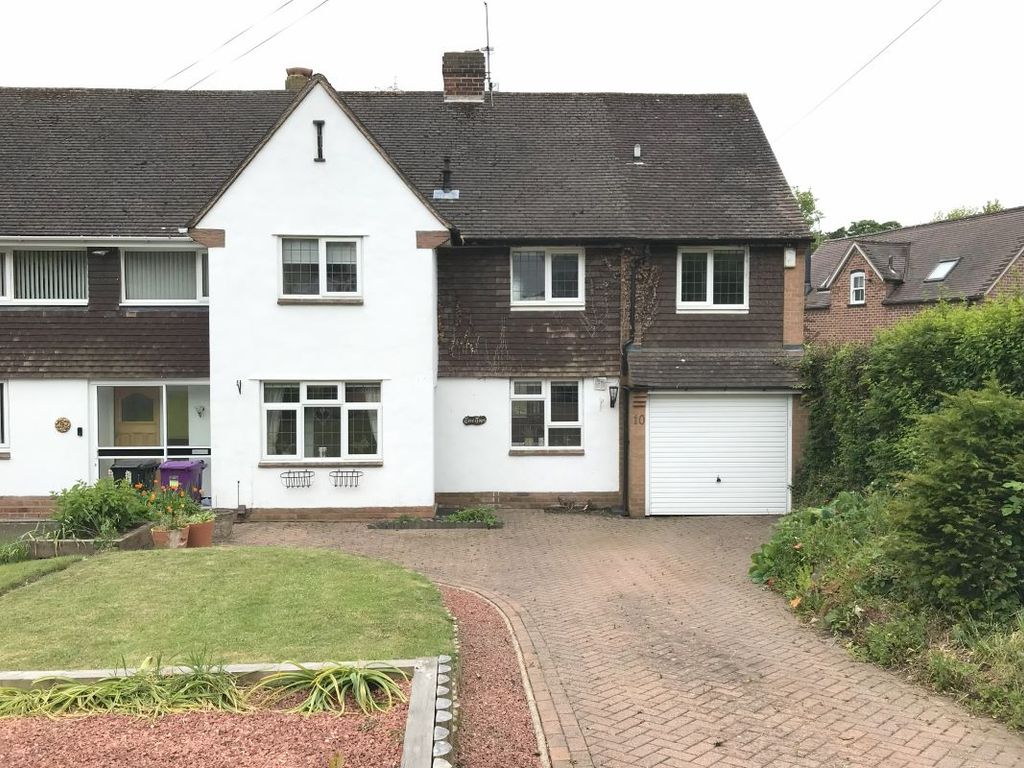 4 bed semidetached house for sale in 10 Vicarage Road, Penn
