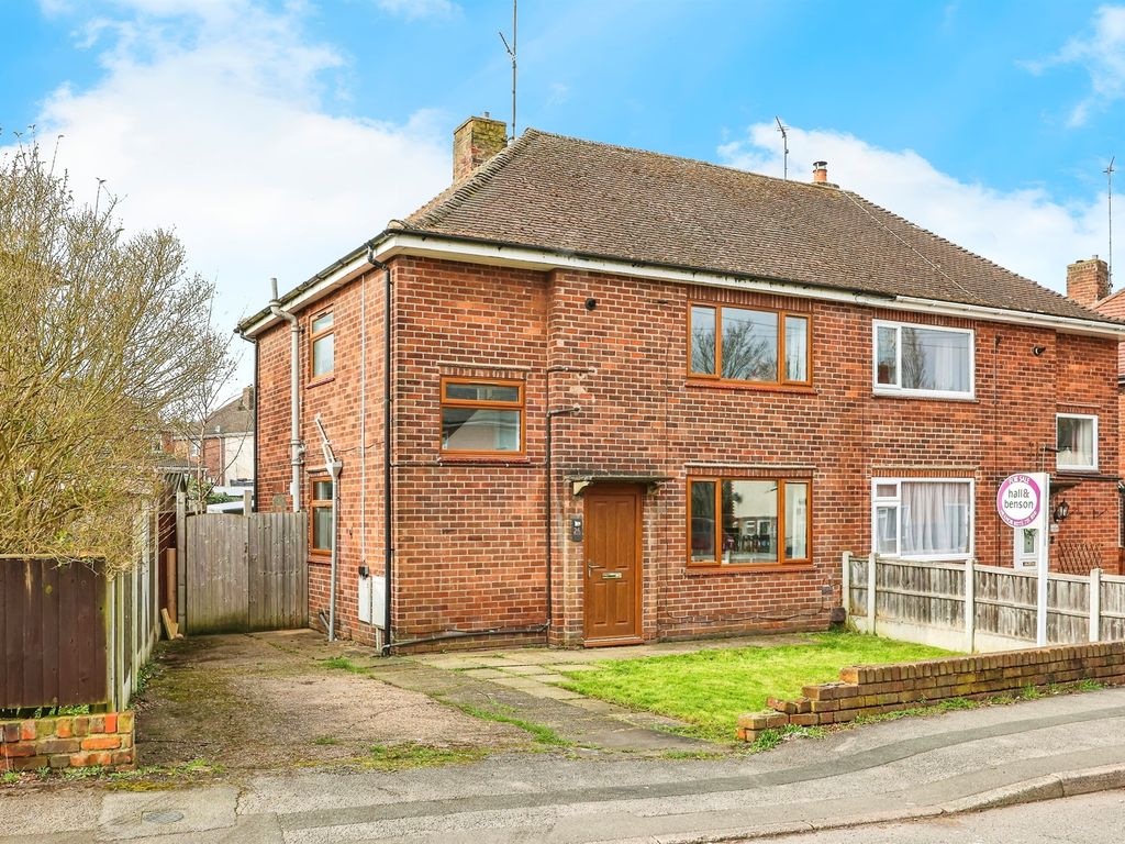 3 bed semidetached house for sale in Newlands Drive, Heanor DE75, £
