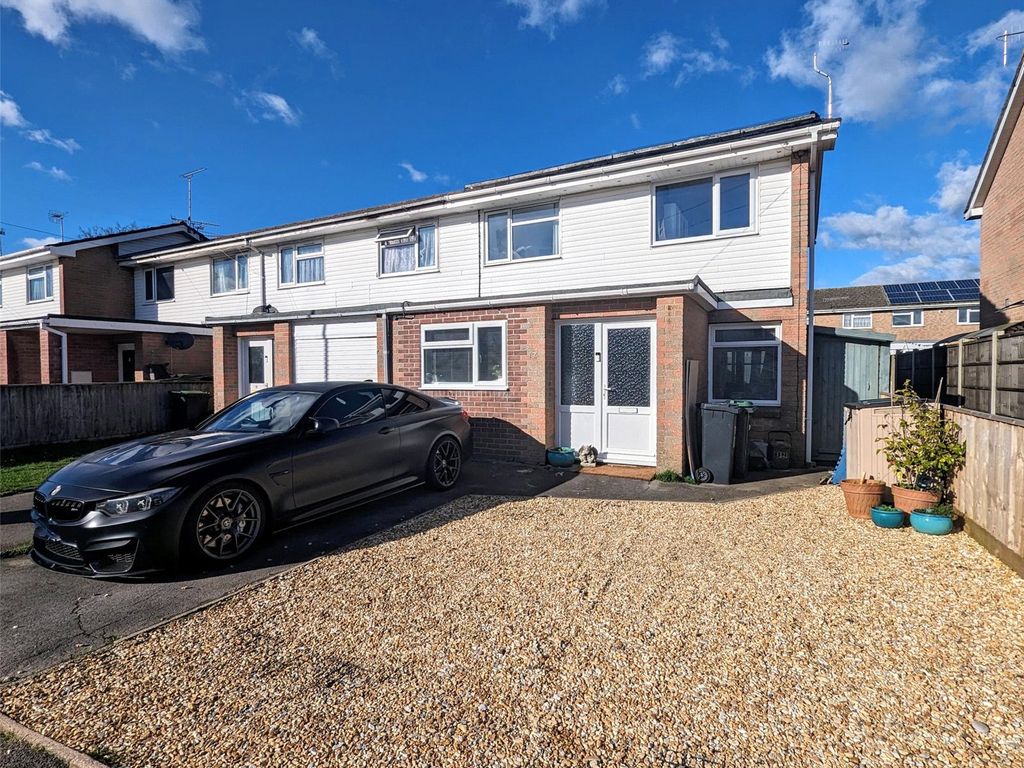 3 bed end terrace house for sale in Hibbs Close, Poole BH16, £325,000