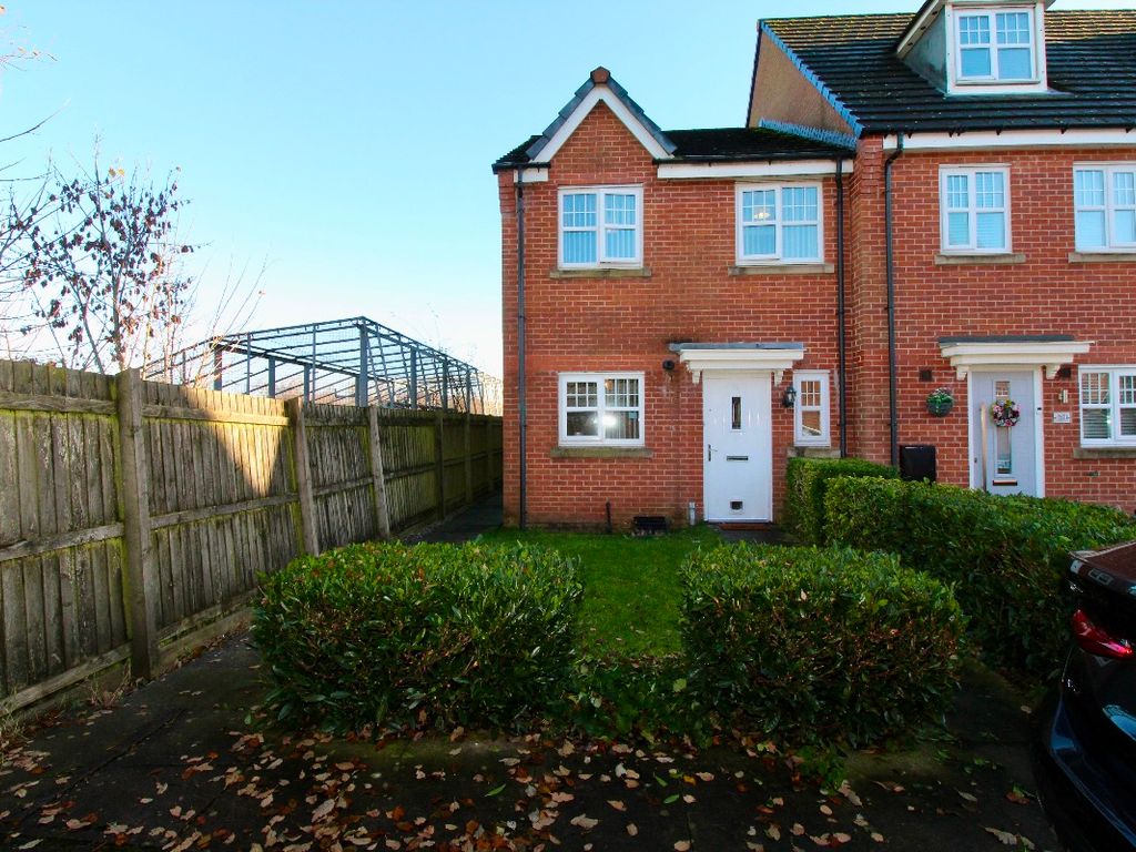 3 bed semidetached house to rent in Coppy Bridge Drive, Rochdale OL16, £950 pcm Zoopla