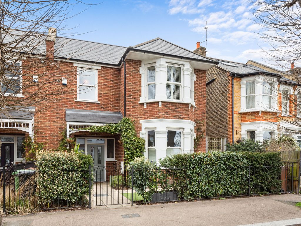 3 bed semidetached house for sale in Bushwood, London E11 Zoopla