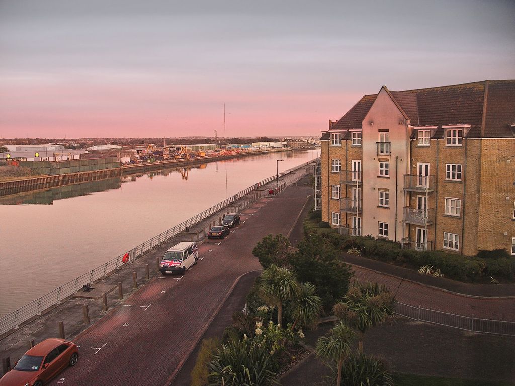 2 bed flat for sale in Sussex Wharf, ShorehamBySea BN43 Zoopla