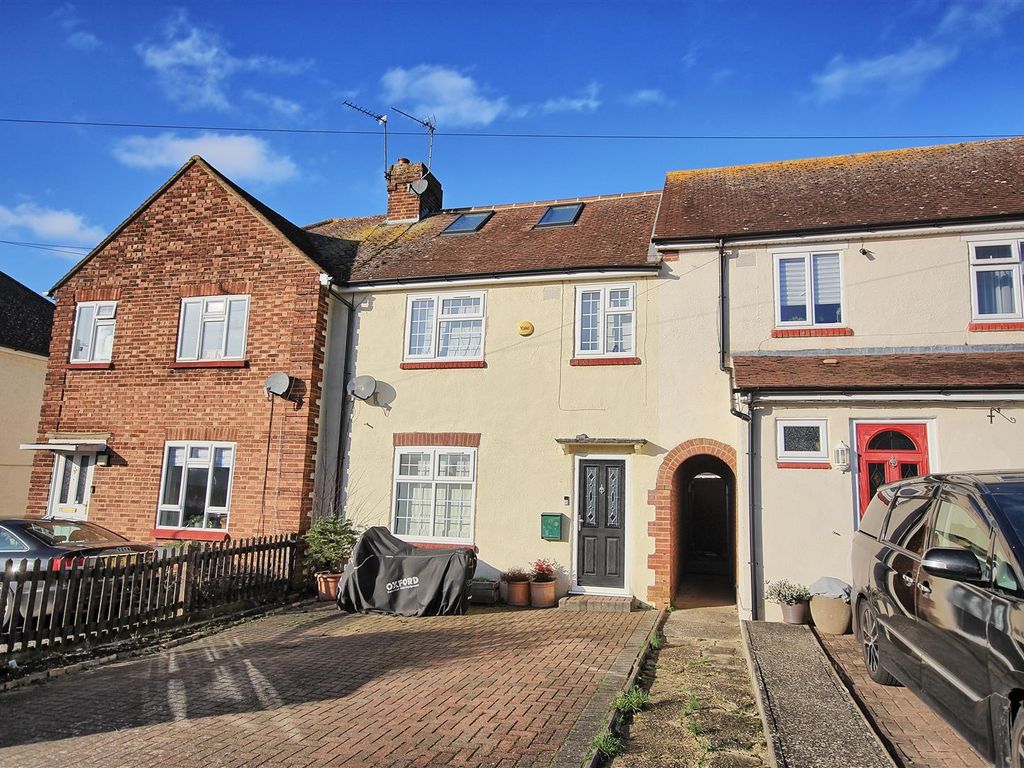 4 bed terraced house for sale in Cundalls Road, Ware SG12, £425,000