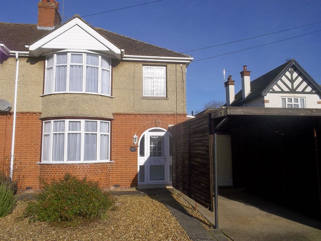 3 bed semidetached house to rent in Lakes Lane, Newport Pagnell MK16
