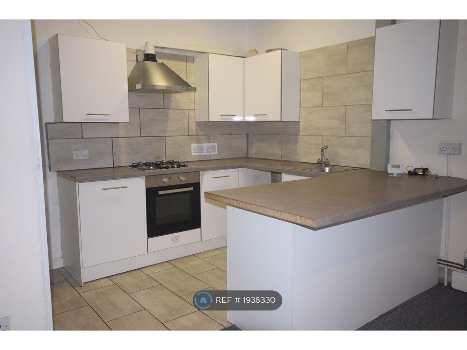 3 bed terraced house to rent in Allerton Road, Bradford BD8, £700 pcm