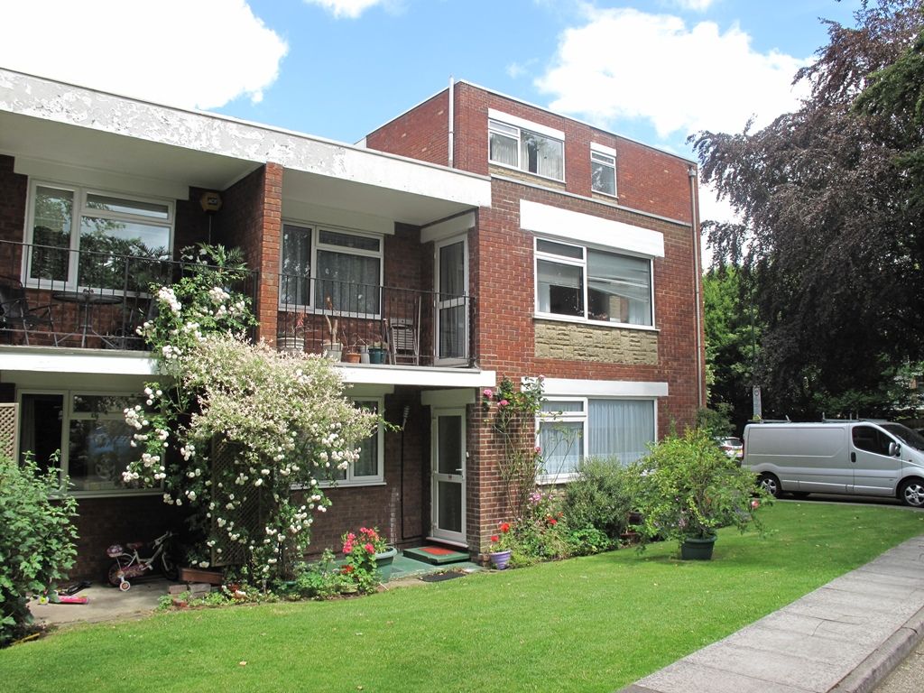 2 bed flat for sale in Woodcote Road, Wallington SM6 Zoopla