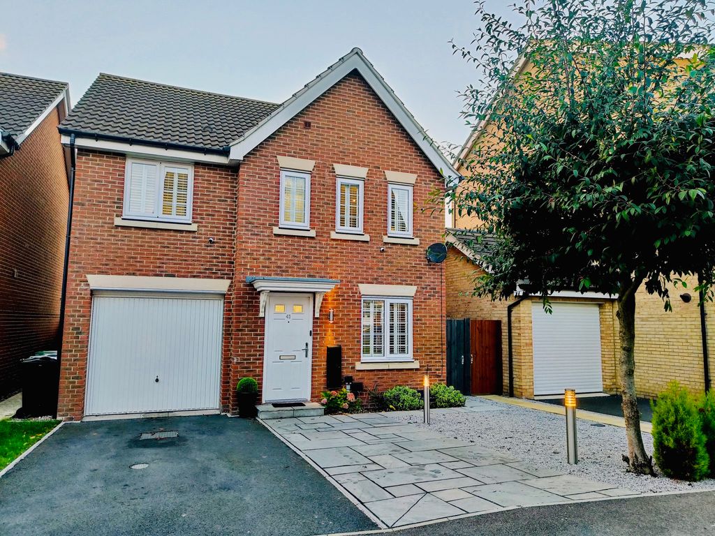 4 bed detached house for sale in Bradley Drive, Grantham NG31, £275,000