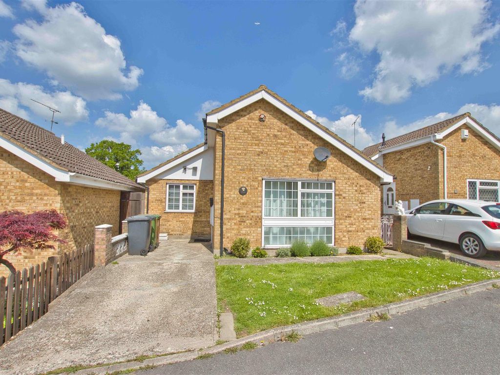 2 bed bungalow to rent in Kent Close, Well End, Borehamwood WD6 Zoopla