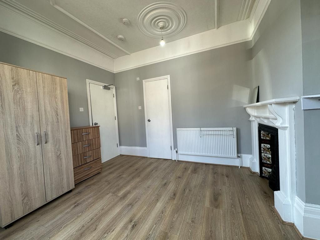 Room to rent in Allison Road, London N8 Zoopla