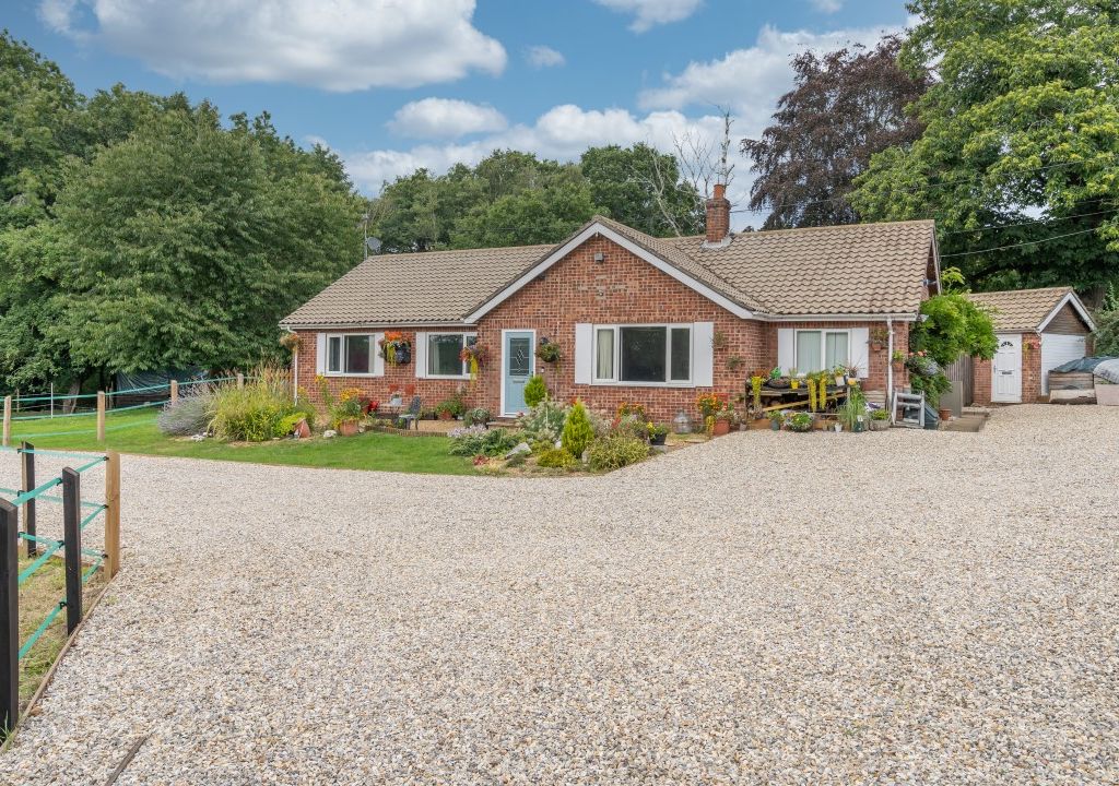 3 bed detached bungalow for sale in Lady Lane, Hainford, Norwich NR10