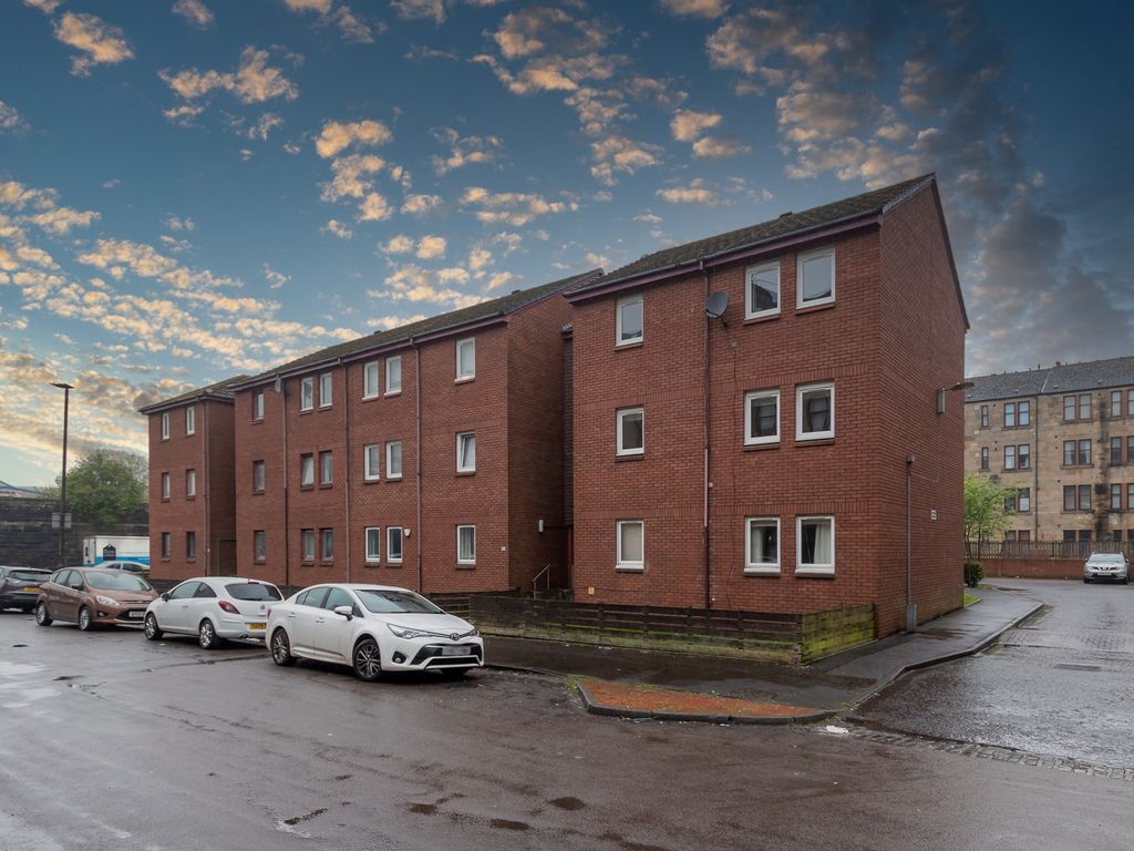 2 bed flat to rent in Methil Street, Scotstoun, Glasgow G14 Zoopla