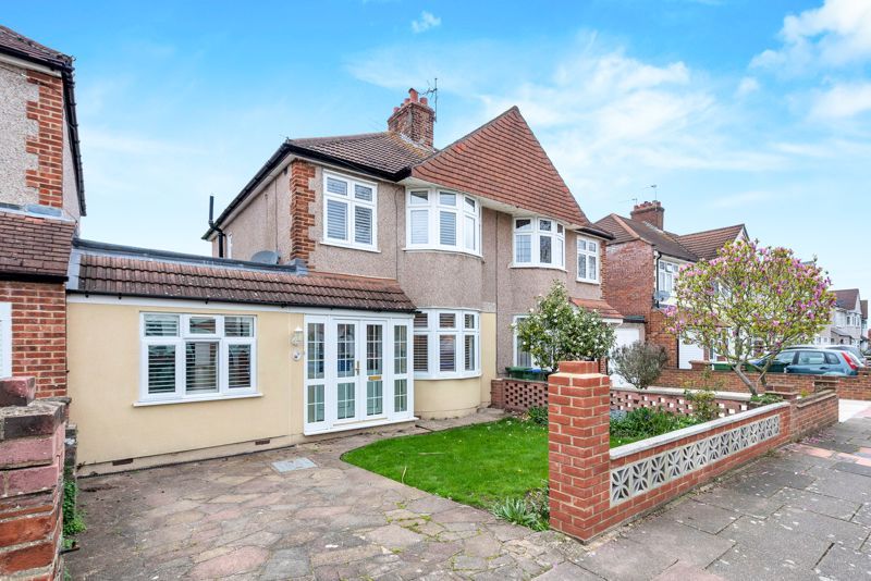4 bed semidetached house for sale in Marechal Niel Avenue, Sidcup DA15