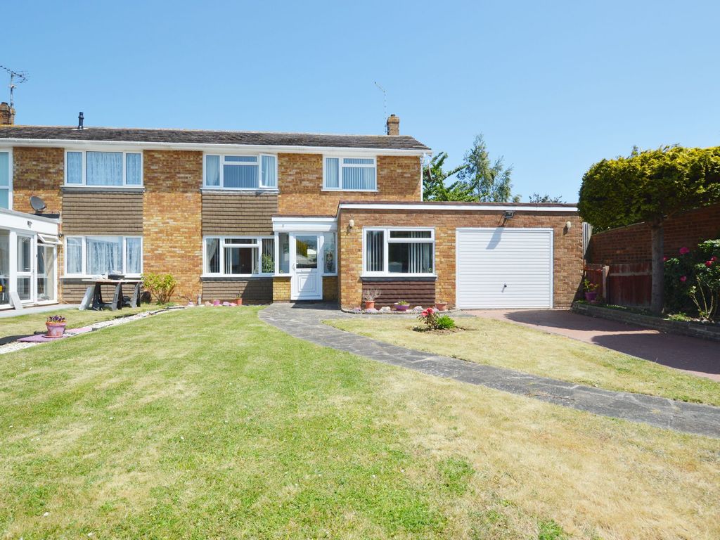 3 bed semidetached house for sale in Butterys, Thorpe Bay SS1 Zoopla
