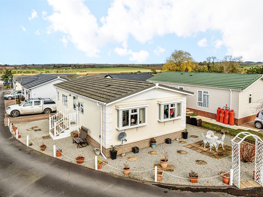 2 bed mobile/park home for sale in Greenacres Caravan Site, Spilsby