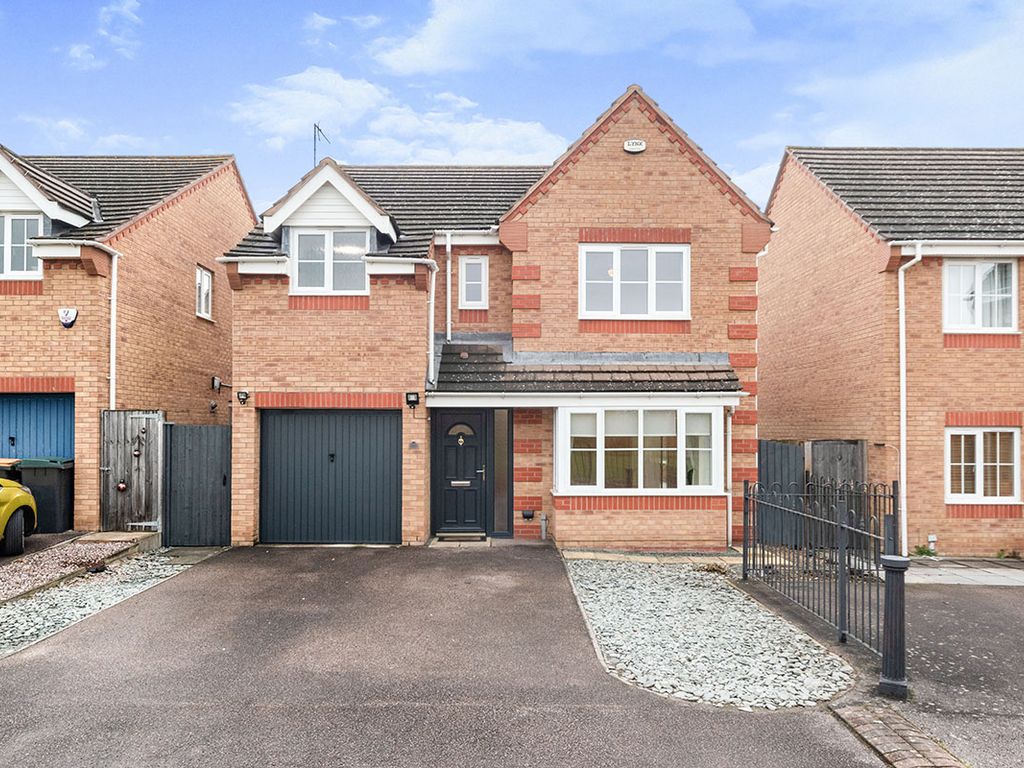 4 bed detached house for sale in Shackleton Close, Shortstown, Bedford