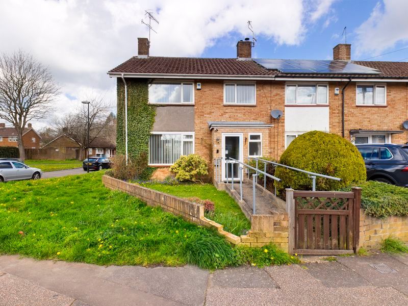 3 bed end terrace house for sale in Juniper Road, Crawley RH11 Zoopla