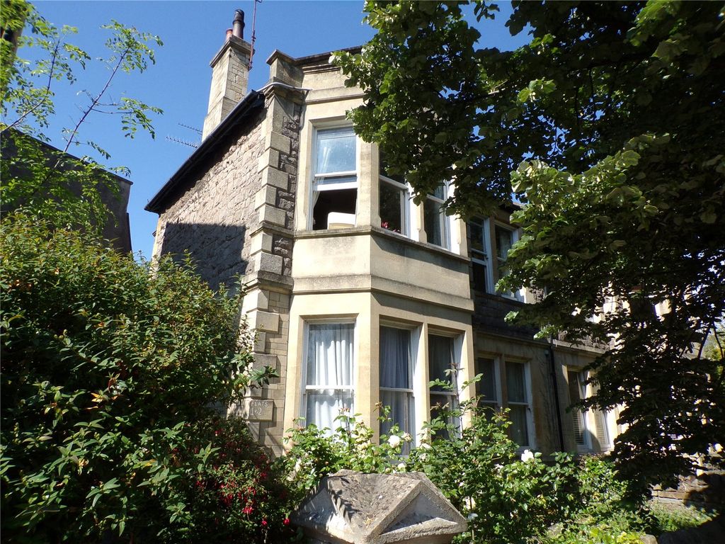 3 bed flat for sale in Lovers Walk, WestonSuperMare, Somerset BS23 Zoopla