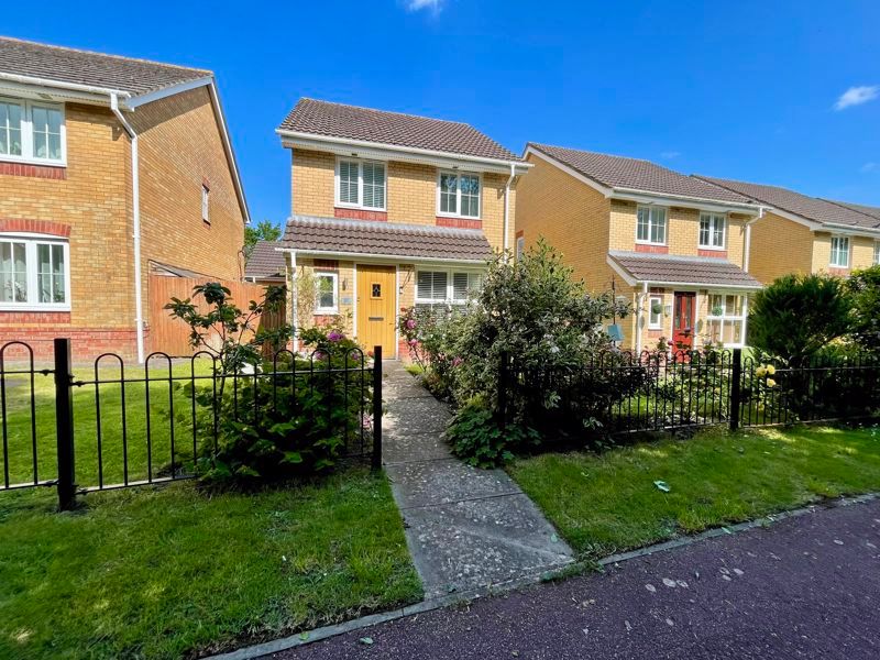 3 bed detached house for sale in Farriers Way, Houghton Regis