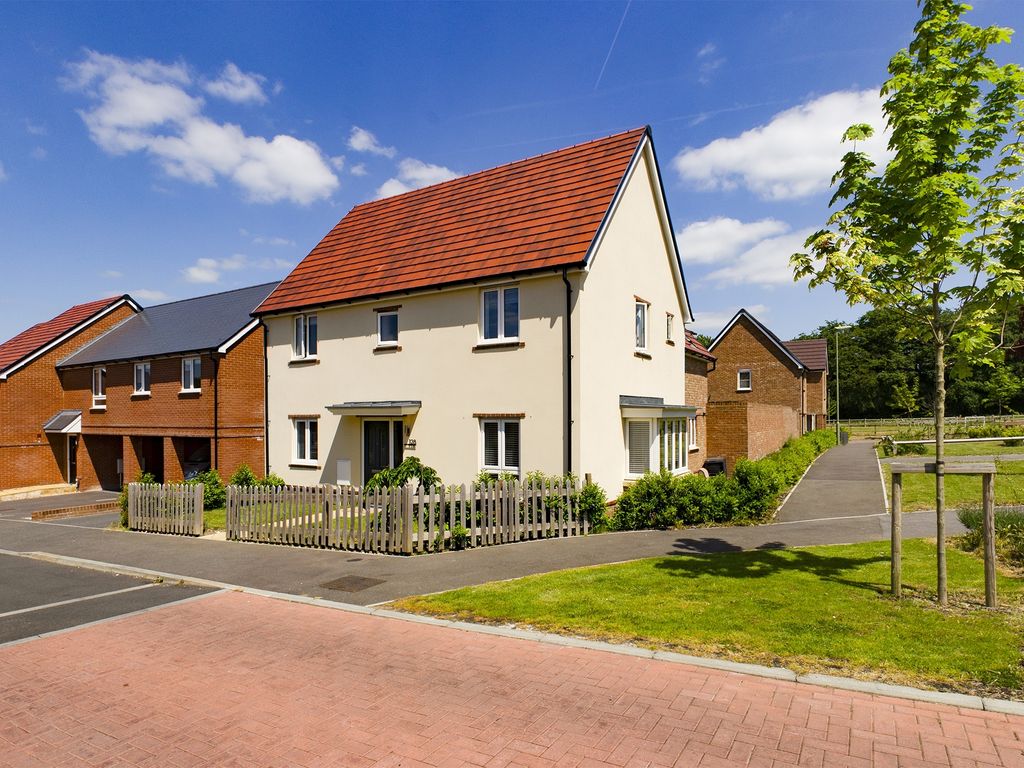 4 bed detached house for sale in Saunders Way, Basingstoke RG23 Zoopla