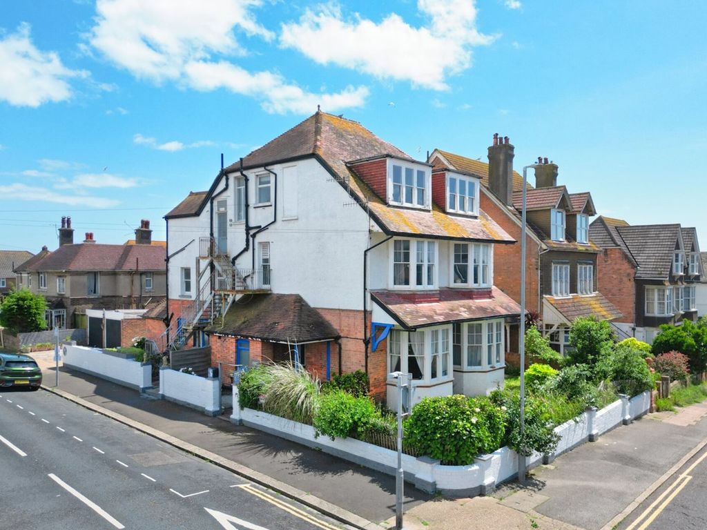 8 bed block of flats for sale in Jameson Road, BexhillOnSea TN40, £