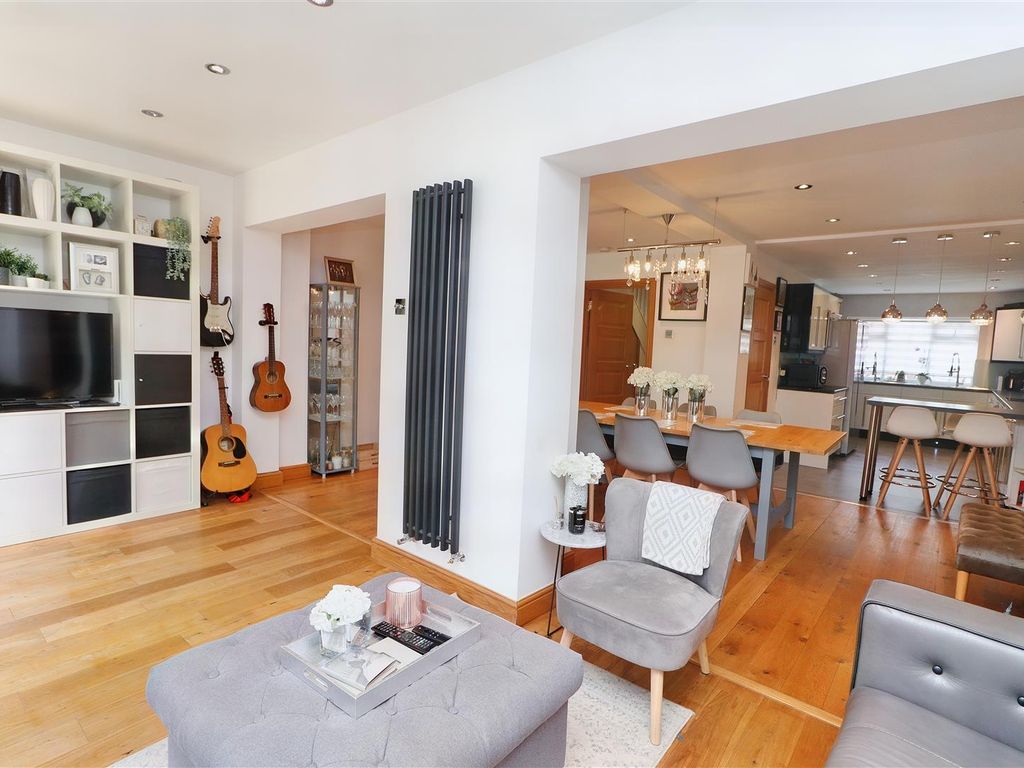 5 bed town house for sale in Cavendish Crescent, Elstree, Borehamwood