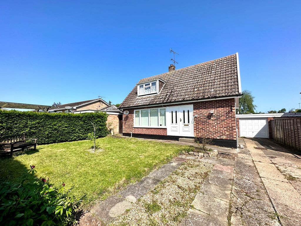 3 bed detached bungalow for sale in Henniker Road, Debenham, Stowmarket