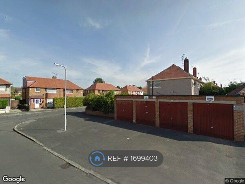 3 bed semidetached house to rent in Cortsway West, Wirral CH49 Zoopla