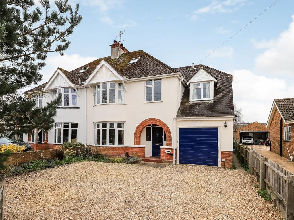 5 bed property for sale in Stratford Road, Stratford Sub Castle