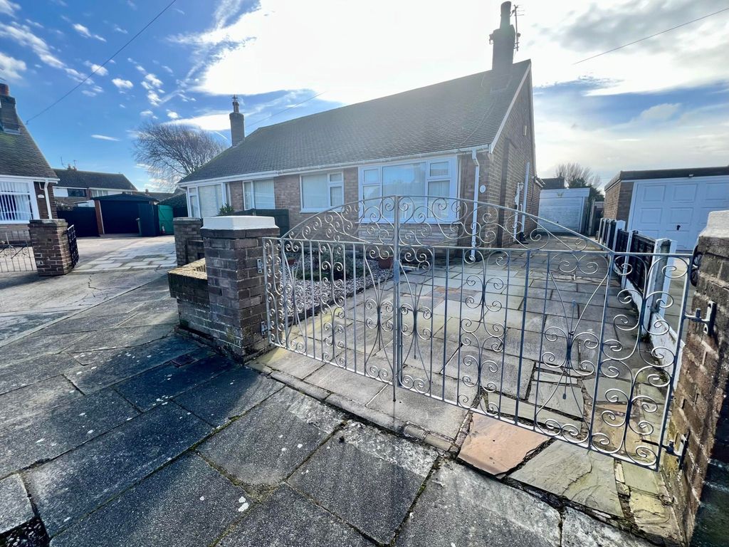 2 bed bungalow for sale in Beck Grove, Cleveleys FY5, £170,000 Zoopla