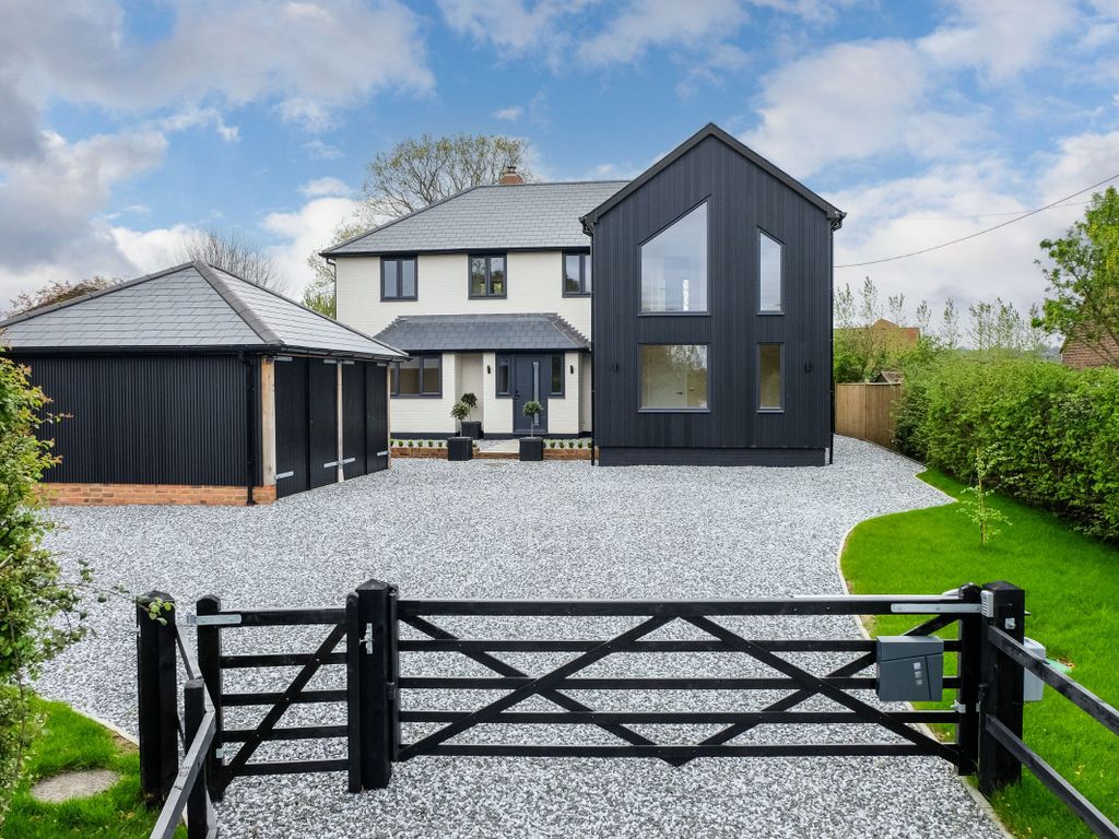 4 bed detached house for sale in Furnace Lane, Lamberhurst, Tunbridge
