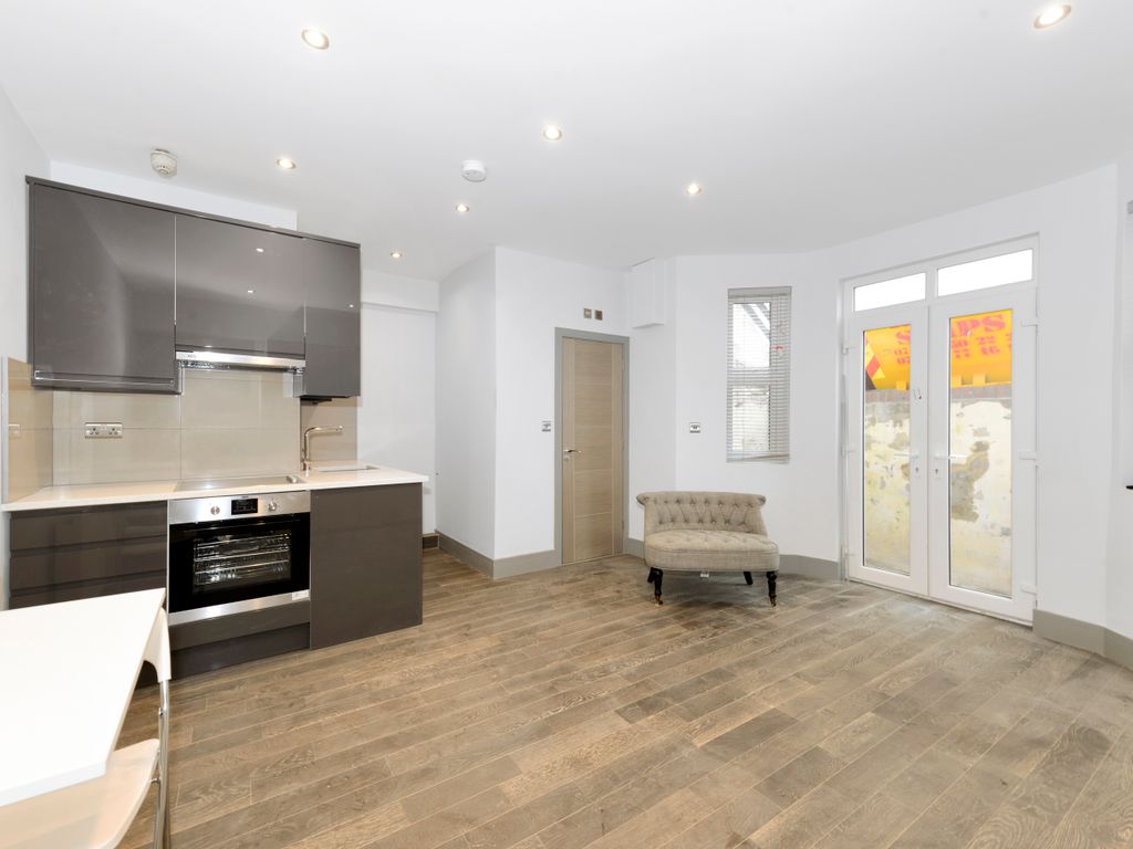 Studio to rent in Devonport Road, London W12, £1,400 pcm Zoopla