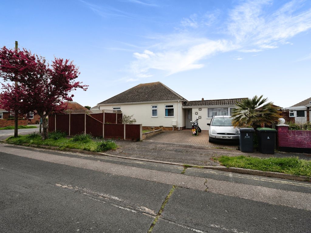 3 bed bungalow for sale in Coronation Road, Hayling Island, Hampshire
