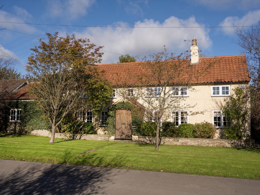 4 bed detached house for sale in Scruton, Northallerton, North