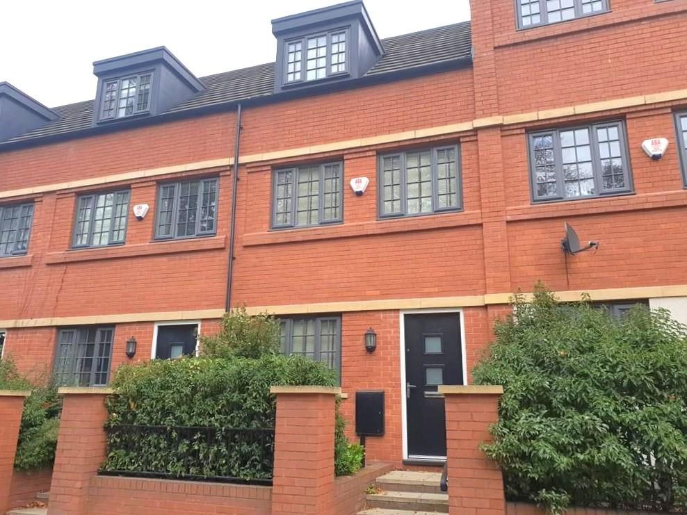 3 bed town house to rent in Abbey Park Road, Leicester LE4, £1,200 pcm