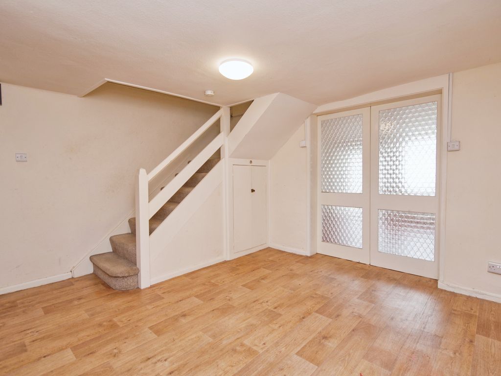 2 bed terraced house for sale in Shutewater Hill, Hull, Taunton